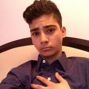 Meet your Posher, Hala